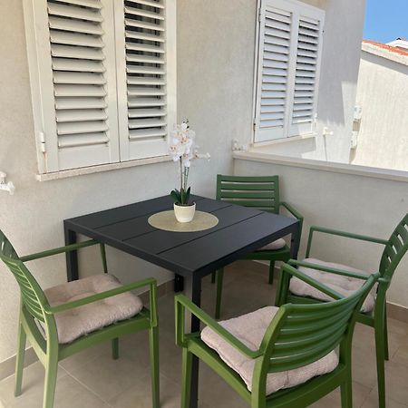 Apartmani Pernjak Мандре Экстерьер фото
