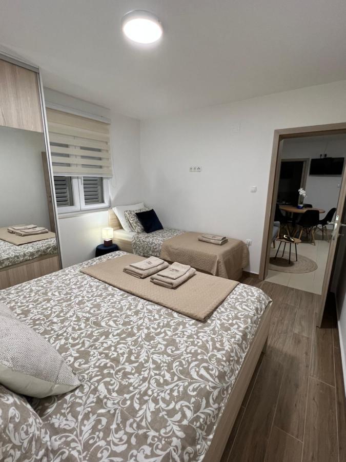 Apartmani Pernjak Мандре Экстерьер фото