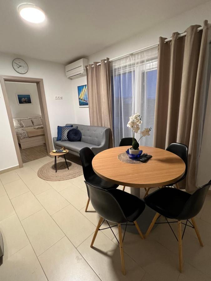 Apartmani Pernjak Мандре Экстерьер фото