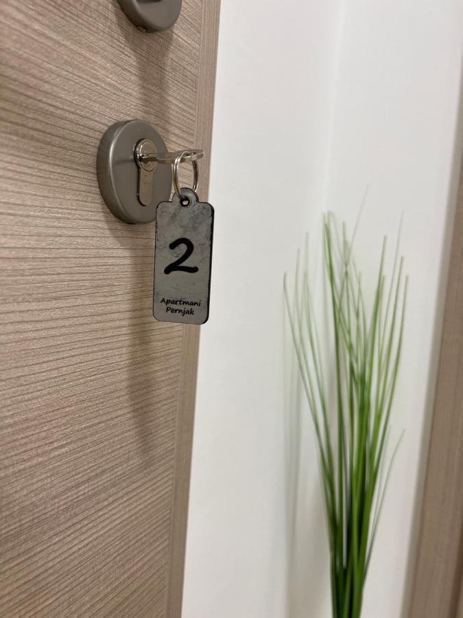 Apartmani Pernjak Мандре Экстерьер фото