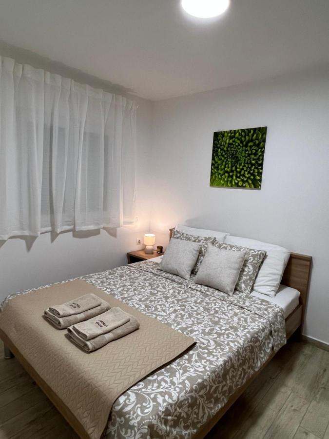 Apartmani Pernjak Мандре Экстерьер фото