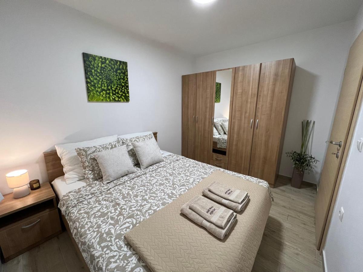 Apartmani Pernjak Мандре Экстерьер фото