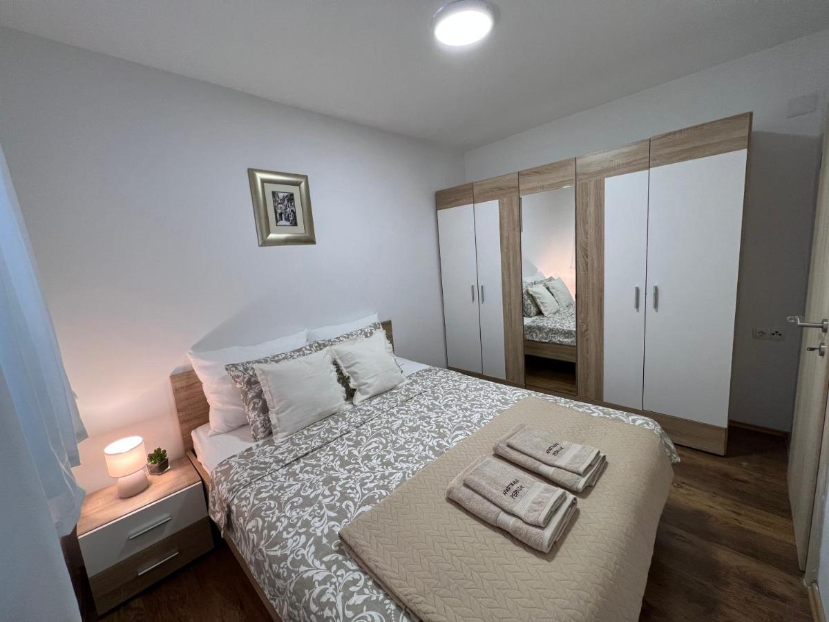 Apartmani Pernjak Мандре Экстерьер фото