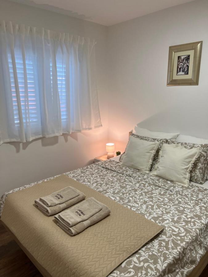 Apartmani Pernjak Мандре Экстерьер фото