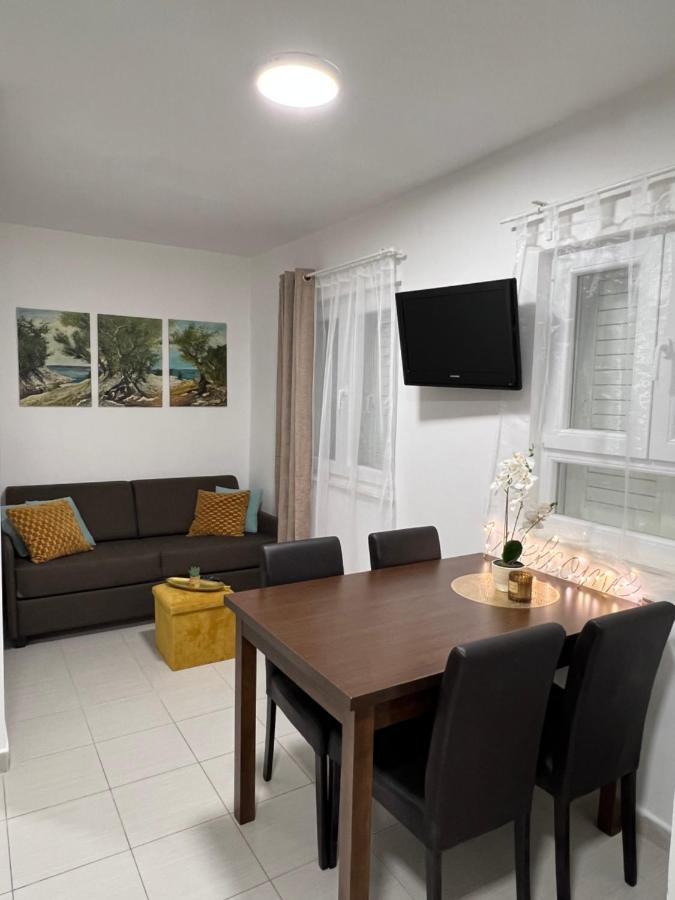Apartmani Pernjak Мандре Экстерьер фото