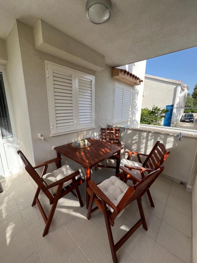 Apartmani Pernjak Мандре Экстерьер фото